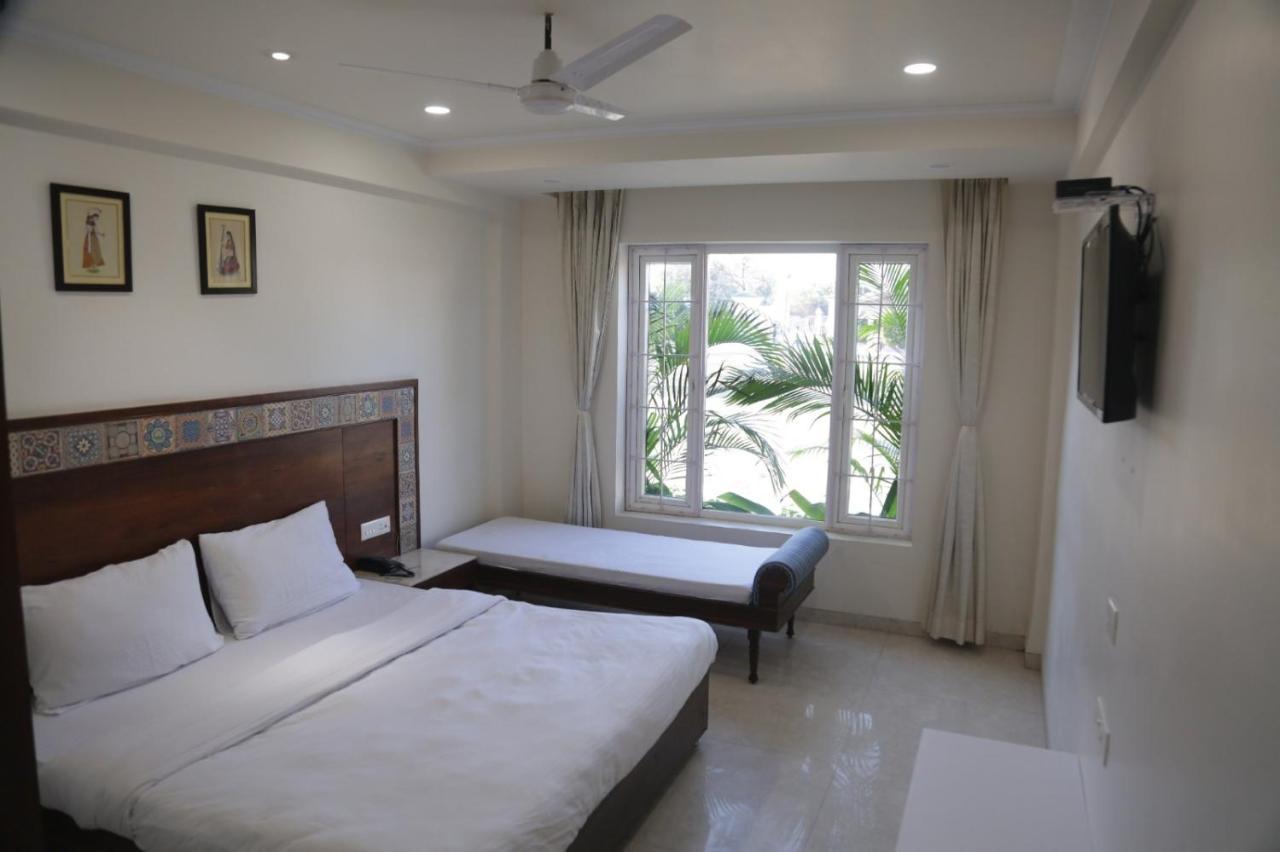 Executive Club Hotell Bareilly Eksteriør bilde