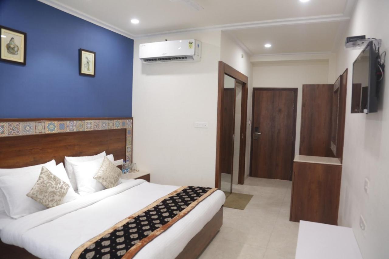 Executive Club Hotell Bareilly Eksteriør bilde