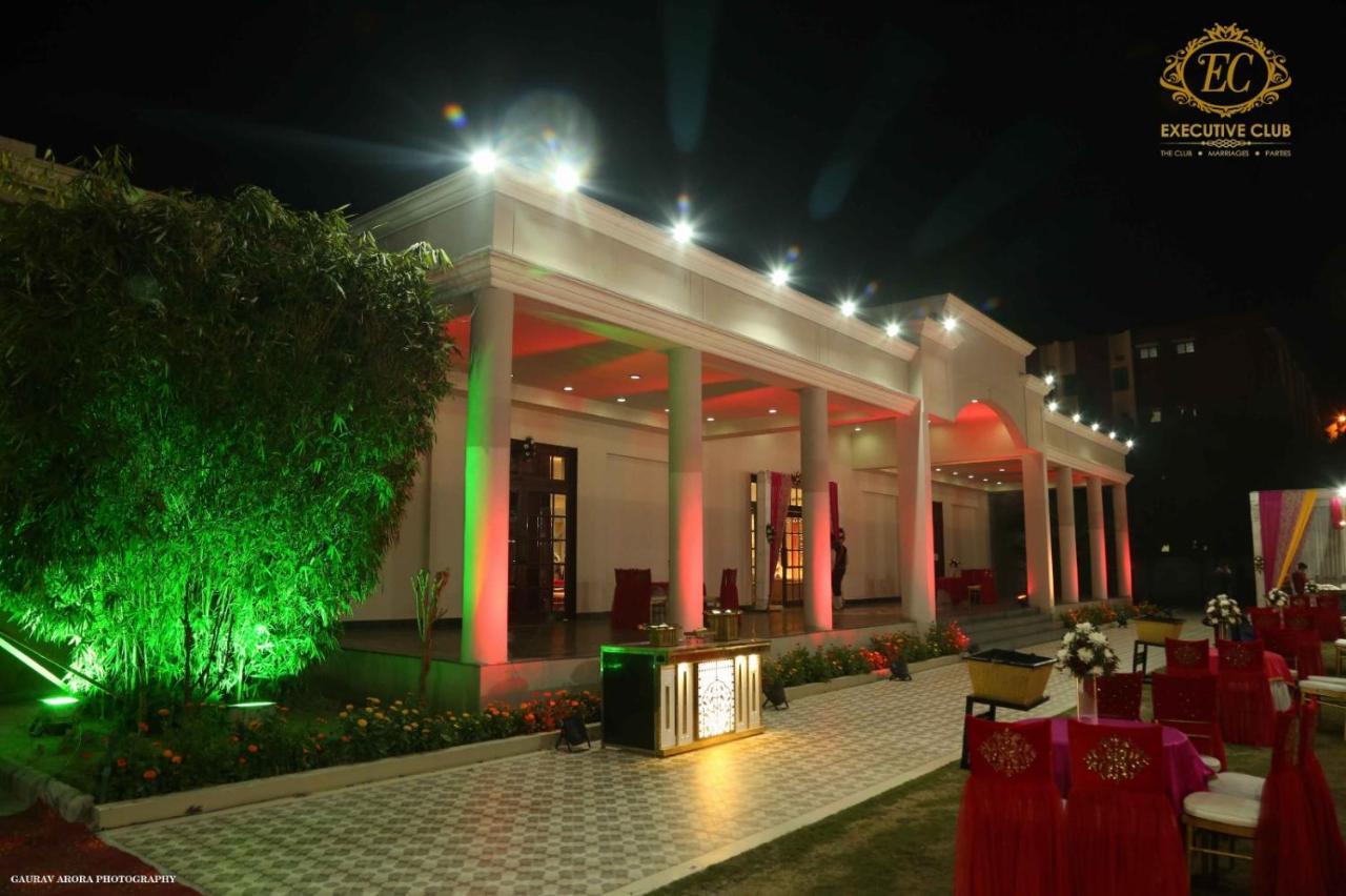 Executive Club Hotell Bareilly Eksteriør bilde