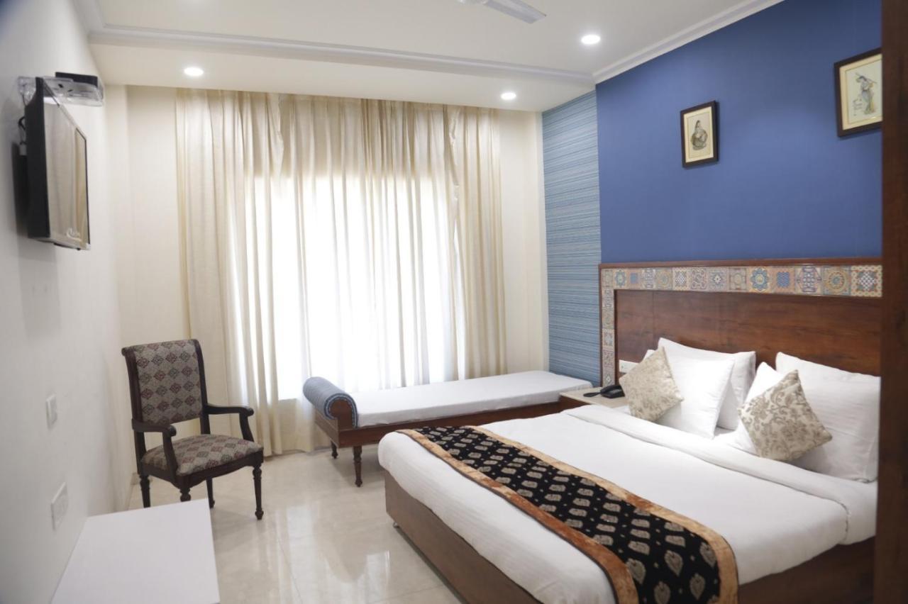 Executive Club Hotell Bareilly Eksteriør bilde